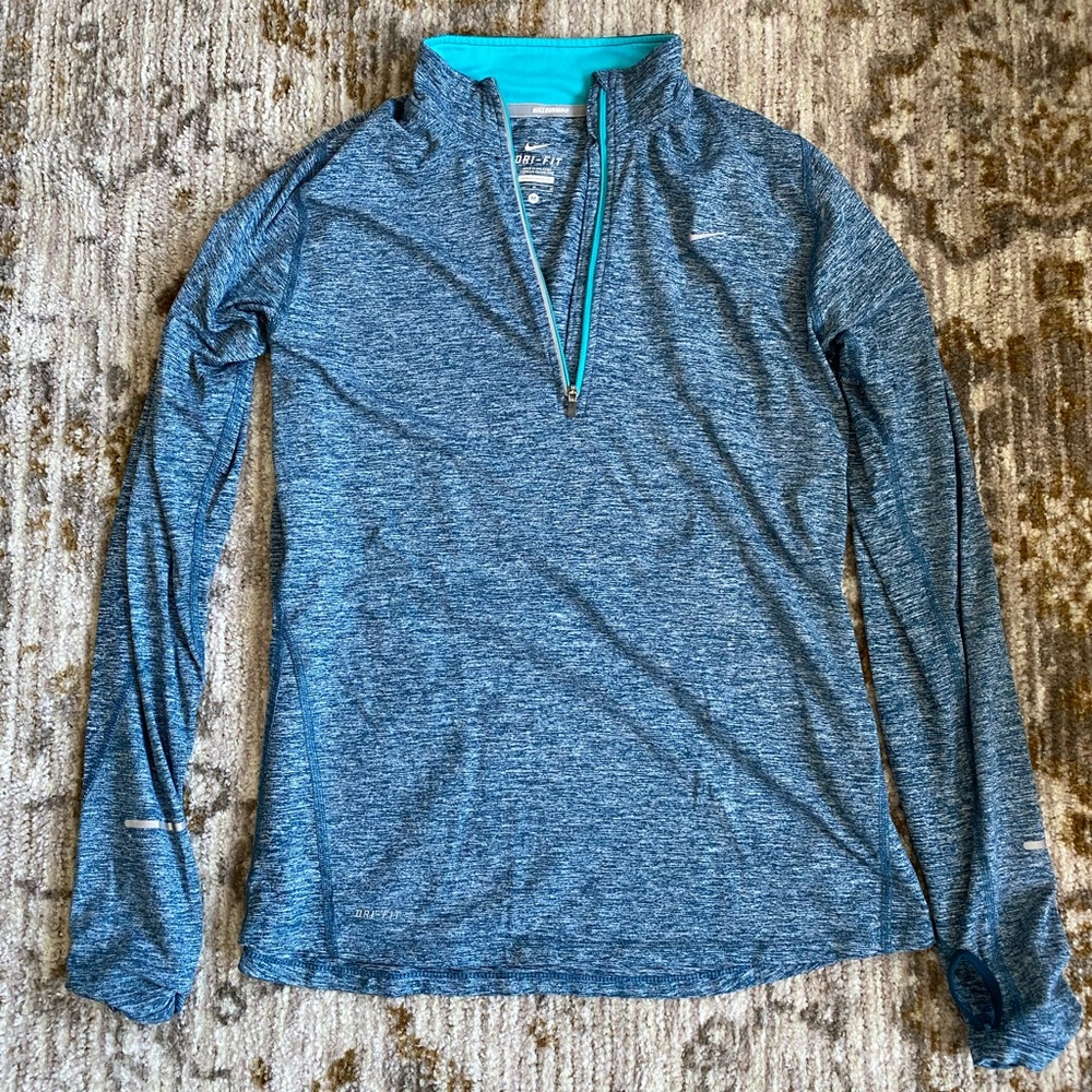 SOLD - Nike top